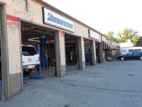 Ace Muffler: 1411-1425 4th Avenue, Rock Island, IL 61201